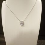 Collana con pendente a goccia