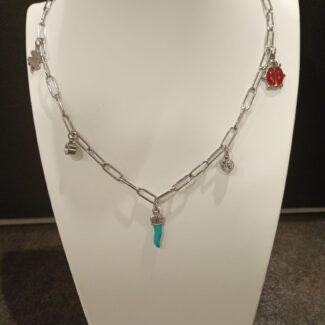 Collana con portafortuna